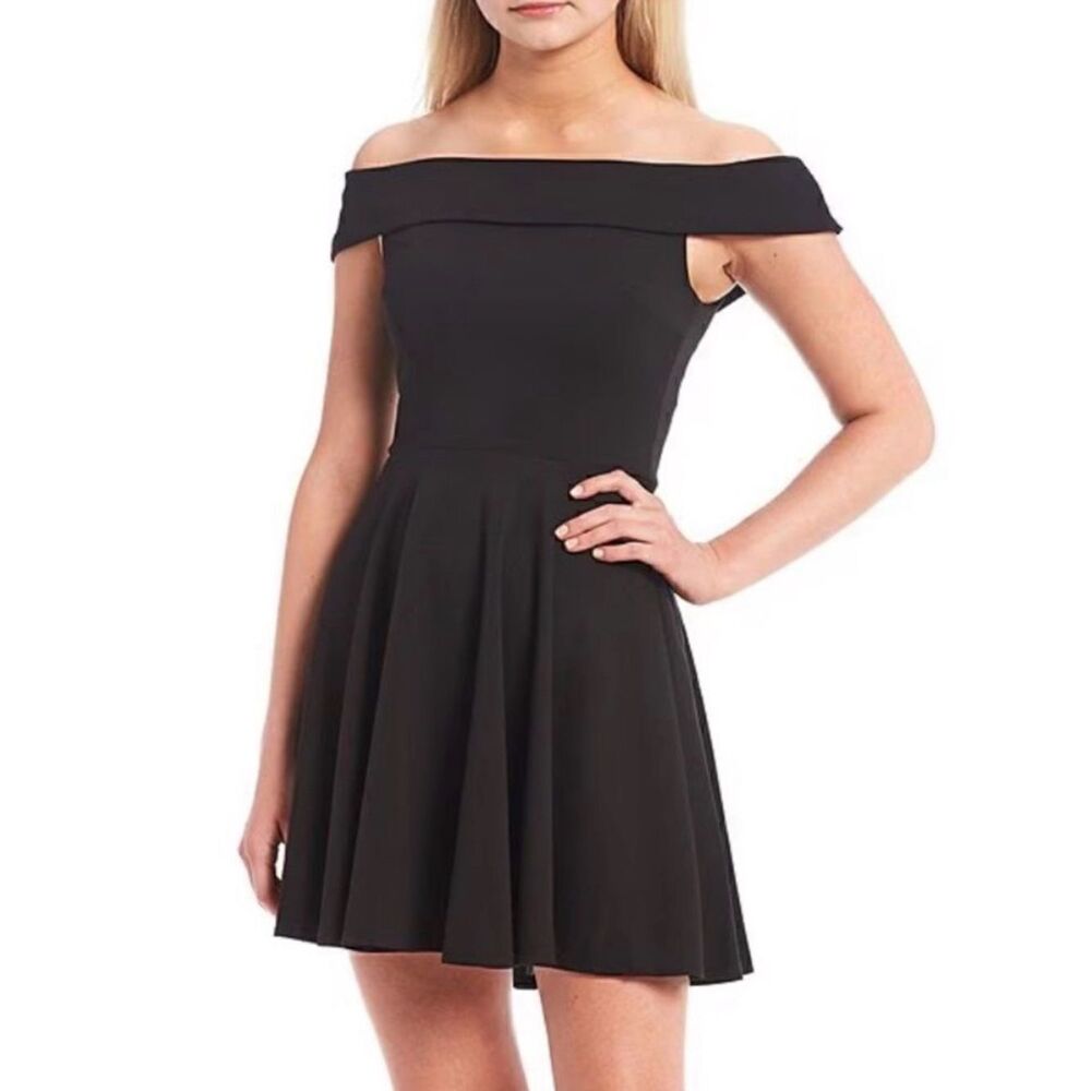 B. Darlin Cuff Off-The-Shoulder Scuba Crepe Skater Dress Retro 5/6 Juniors